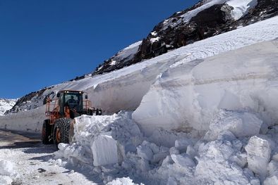 MDZol | La última semana se pudieron ver impresionantes imágenes de las nevadas en alta montaña, pero esto no implica necesariamente que habrá más agua en verano. Foto: Vialidad Nacional