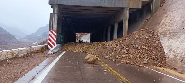 Así quedó uno de los túneles de la Ruta 7 Foto: Gendarmería Nacional