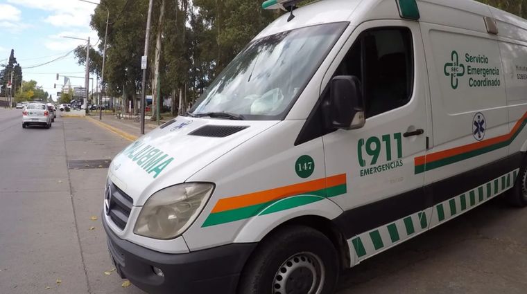 Policías, bomberos voluntarios y el Servicio de Emergencias Coordinado trabajó en la escena del accidente. (Foto ilustrativa)