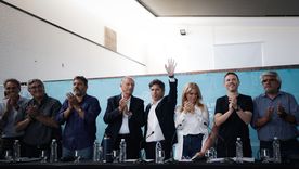 Axel Kicillof en la costa con funcionarios e intendentes Axel Kicillof en la costa con funcionarios e intendentes