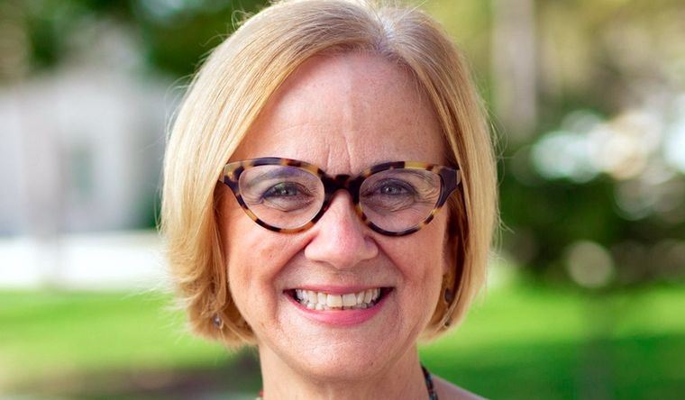 Eileen Higgins ganó en Miami, Estados Unidos, al rival apoyado por Donald Trump. Foto Facebook Eileen Higgins