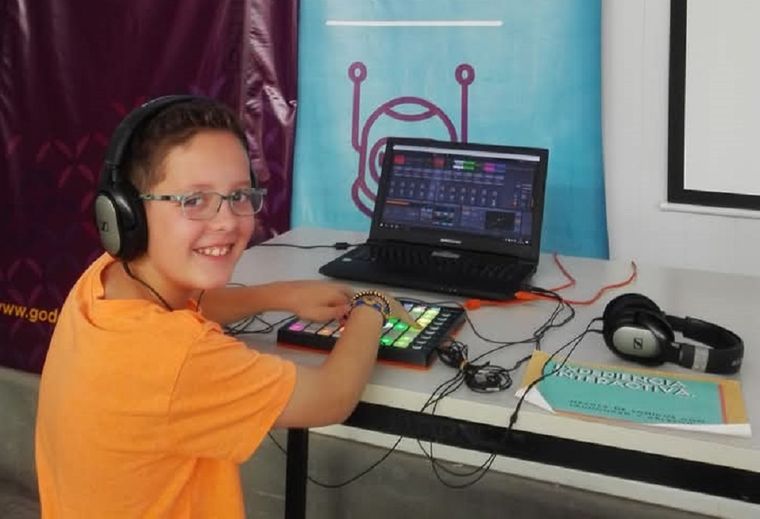 Godoy Cruz lanza un espacio exclusivo para jóvenes con talleres de animación, videojuegos y programación. Godoy Cruz lanza un espacio exclusivo para jóvenes con talleres de animación, videojuegos y programación.