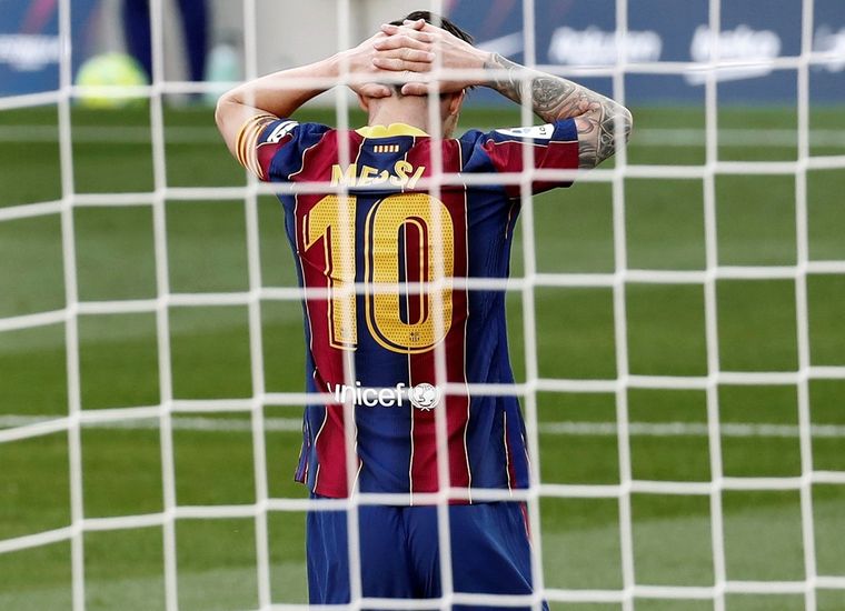 Las trabas para que Messi regrese a Barcelona. Foto: EFE