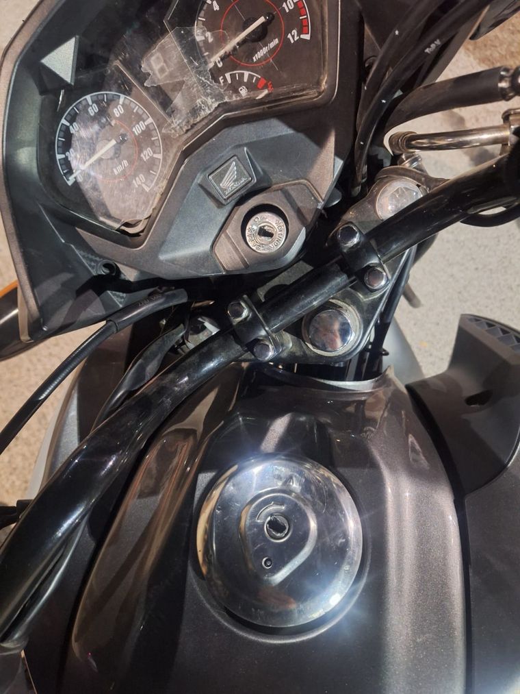 La motocicleta, una Honda GLH 150 cc tenia un pedido de secuestro activo. La motocicleta, una Honda GLH 150 cc tenia un pedido de secuestro activo.
