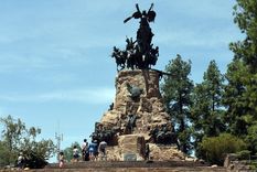 prestigiosa arquitecta se opone a la construccion de una unidad de servicio en el cerro de la gloria