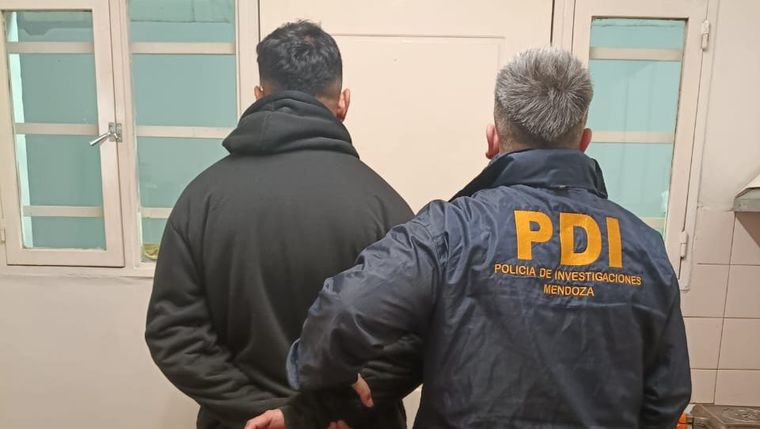 El allanamiento se realizó en las Heras y permitió recuperar dos rodados y detener a a un sospechoso.