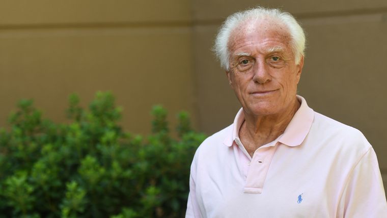 Para ser un hombre de su época y de su tiempo, la edad es lo de menos. Para ser un hombre de su época y de su tiempo, la edad es lo de menos.