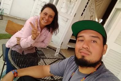 MDZol | Foto: FACEBOOK. Los biólogos mexicanos Lesli Elisa Nava Flores y David Olaf Santillán González viven en Tonga desde hace dos años.