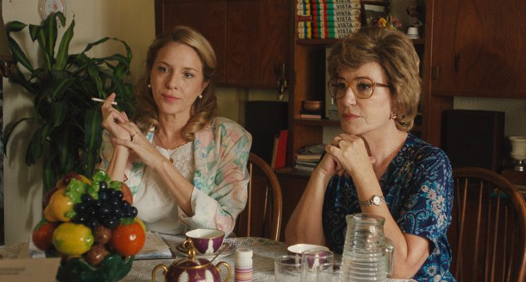 Carla Peterson y Mercedes Morán en la película Barreda. 