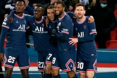 Wijnaldum, excompañero de Messi en PSG, se fracturó la tibia y es casi un hecho que se pierde el Mundial.