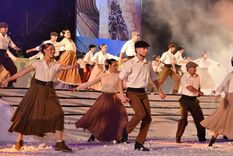Este sábado en el Parque San Vicente se realizó Soñé y Vino, el espectáculo de la Fiesta de la Vendimia de Godoy Cruz. Foto: Maru Mena / MDZ Este sábado en el Parque San Vicente se realizó Soñé y Vino, el espectáculo de la Fiesta de la Vendimia de Godoy Cruz. Foto: Maru Mena / MDZ