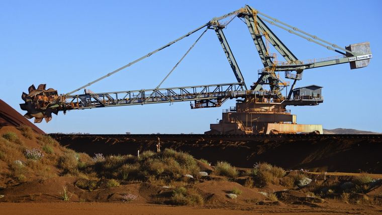 Extracción de hierro en la región de Pilbara, Australia.