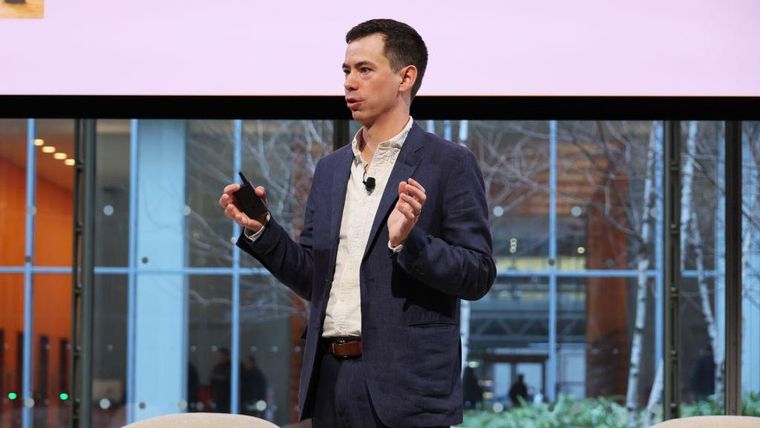 Kyle Chayka es autor del libro: "El mundo filtrado: cómo los algoritmos han aplanado la cultura".