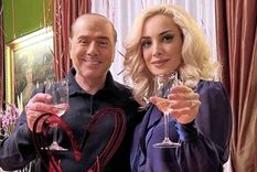 Berlusconi y novia, la diputada de Forza Italia Marta Fascina, de 32 años. Foto: AhoraRoma.