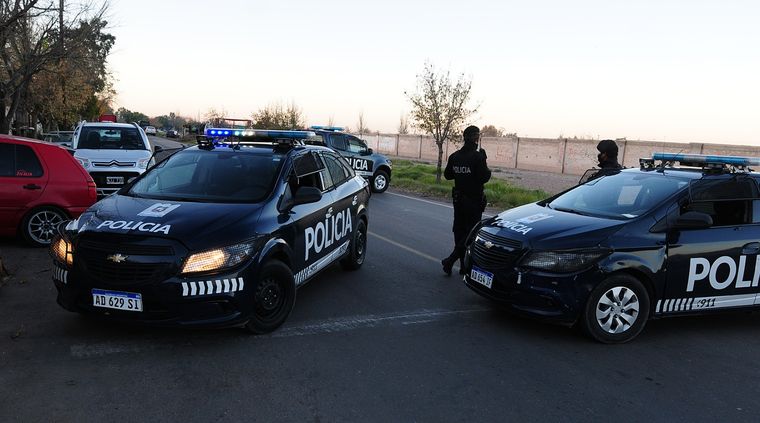 El hombre se detuvo por una falsa pelea callejera y le robaron el auto Foto: ALF PONCE / MDZ