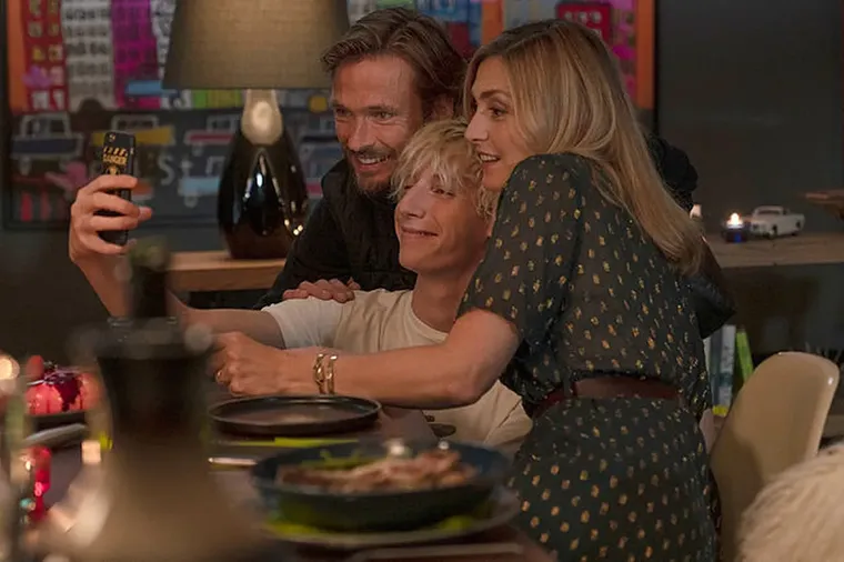 Tomer Sisley aporta experiencia y jerarquía a este thriller psicológico cargado de giros. Tomer Sisley aporta experiencia y jerarquía a este thriller psicológico cargado de giros.