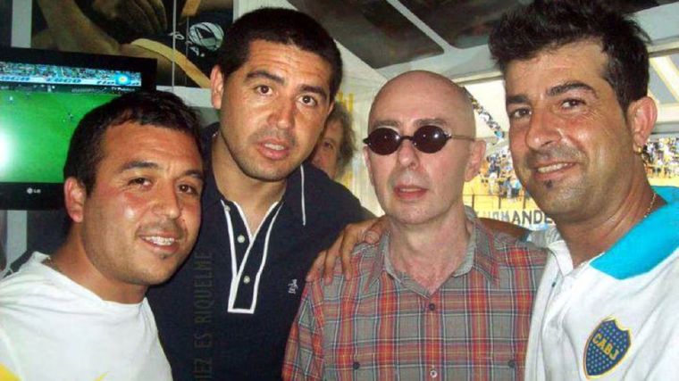 El Indio Solari, un hombre vinculado a Boca y su devoción por Juan Román Riquelme.