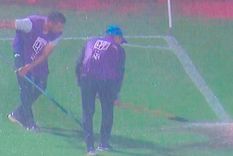 El Monumental José Fierro quedó completamente inundado. Foto: Captura TNT Sports