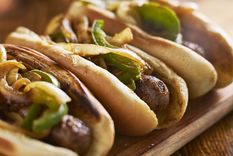 ¿Para qué optar por perros calientes clásicos y aburridos si puedes preparar estas delicias alemanas fácilmente?