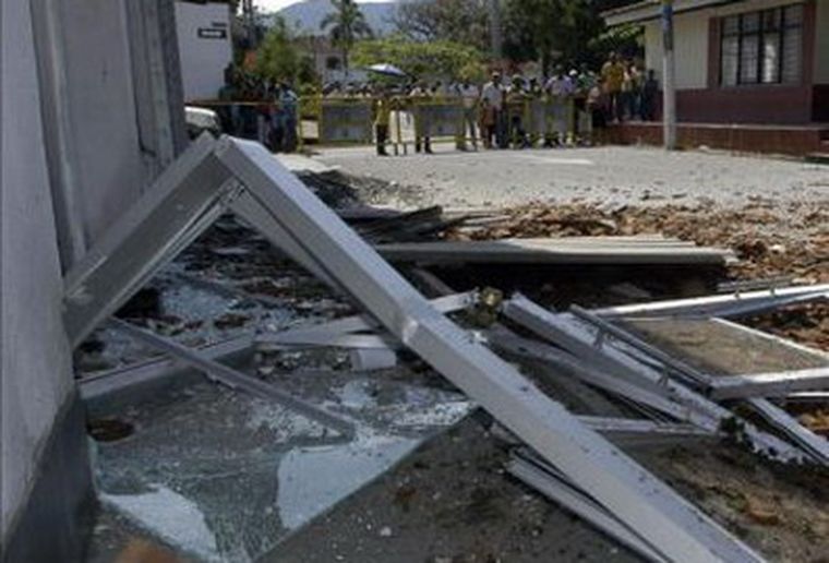 Investigadores intentan determinar qué ocurrió. Foto: AFP