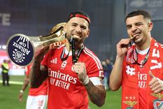 Nico Otamendi fue otra vez clave para ganar un nuevo título con Benfica. Foto: @SLBenfica Nico Otamendi fue otra vez clave para ganar un nuevo título con Benfica. Foto: @SLBenfica
