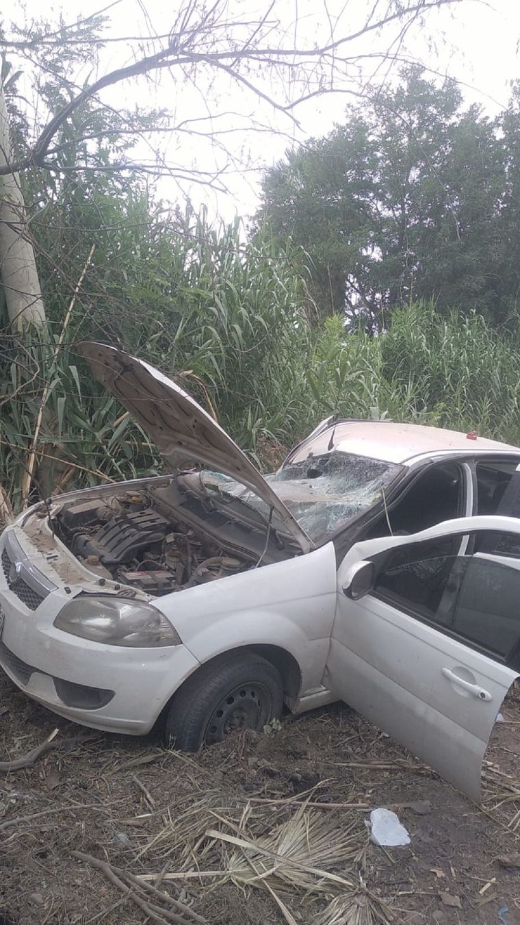 Una pareja circulaba en estado de ebriedad, volcó en Maipú y terminó hospitalizada Foto: NA
