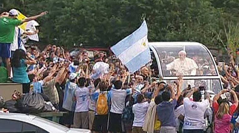 El papa Francisco en la Jornada Mundial de la Juventud de 2013, su primer viaje a Latinoamérica. Foto: Archivo