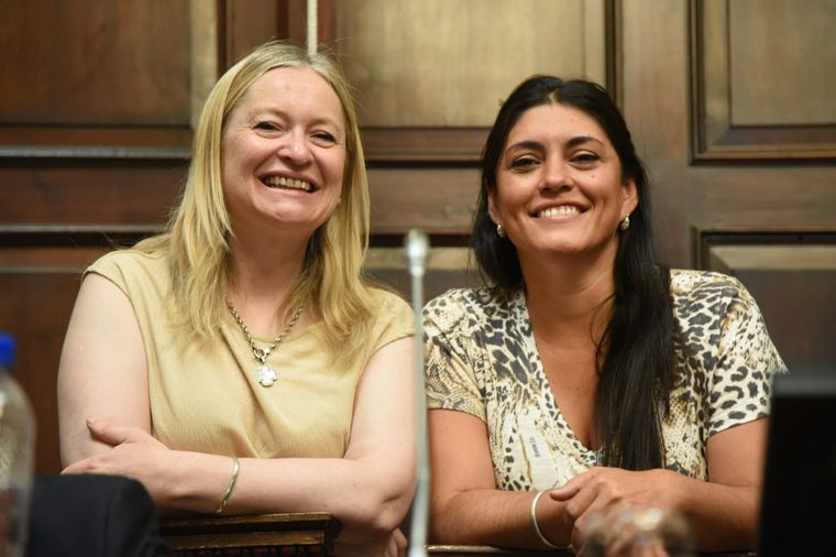 La vicegobernadora Hebe Casado y la secretaria de Legal y Técnica del Senado, Nuria Olivera, quien impulsó la quita de la tutela sindical. Foto: Diego Anguita La vicegobernadora Hebe Casado y la secretaria de Legal y Técnica del Senado, Nuria Olivera, quien impulsó la quita de la tutela sindical. Foto: Diego Anguita