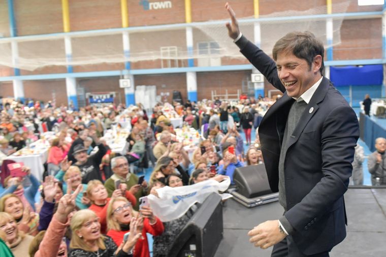 Gobernador Axel Kicillof es el más votado a título individual, pero en la sumatoria de partidos queda en un virtual empate técnico Foto: Twitter Axel Kicillof
