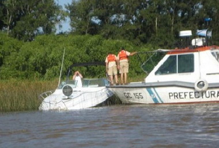 Personal de Prefectura custodiando el río Paraná. Personal de Prefectura custodiando el río Paraná.