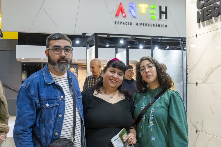 Mariano Ledesma, Salomé Gamboa y Nani Cabrera. Mariano Ledesma, Salomé Gamboa y Nani Cabrera.