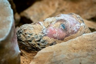 MDZol | Uno de los rostros de Jesucristo encontrados en los escombros de la catedral francesa. Foto: National Geographic