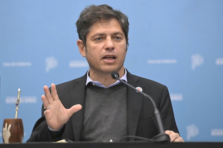 El gobernador Kicillof volvió a pedirle una reunión a Milei