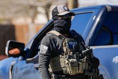 Los operativos contra extranjeros con agentes de inmigración enmascarados han provocado críticas en Estados Unidos.