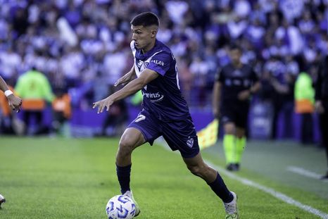 Thiago Fernández disparó con munición pesada contra la dirigencia de Vélez. Foto: NA Thiago Fernández disparó con munición pesada contra la dirigencia de Vélez. Foto: NA