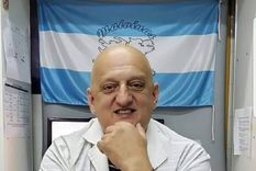 un cirujano murio de coronavirus esperando la segunda dosis y su hija estallo en redes sociales