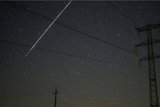 Los satélites de la empresa de Elon Musk pasarán esta noche por Argentina. Foto: EFE