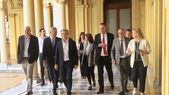 Manuel Adorni junto a buena parte del Gabinete tras su conferencia de prensa en Casa Rosada.