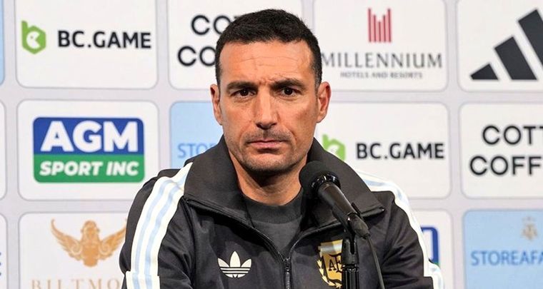Lionel Scaloni en conferencia de prensa. Foto: @Argentina