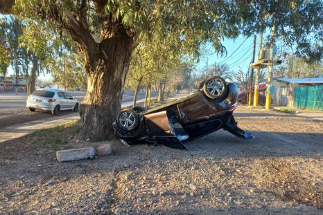 Así quedó el vehículo tras el accidente Foto: Twitter: @MATIPASCUALETTI
