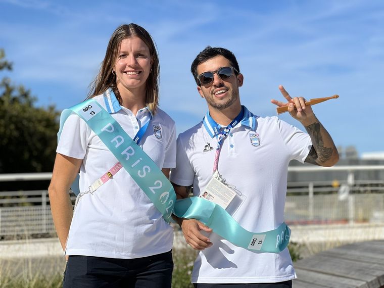 La regatista Eugenia Bosco junto con José Maligno Torres, medalla de oro en 2024 en ciclismo BMX.? Foto: @PrensaCOA