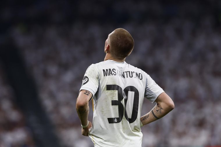 Franco Mastantuono debutó en la Champions con el Real Madrid. El ex River tuvo un histórico estreno, con lujo incluido y dos goles que se le escaparon por muy poco.