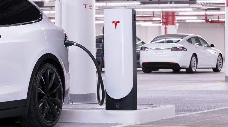 Grandes automotrices de USA están de acuerdo con al intención. Foto: HíbridosyEléctricos.