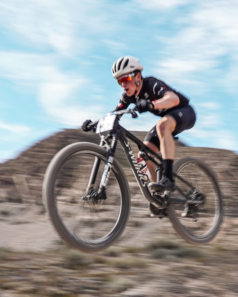 La pasión por el mountain bike personificada en Juani Goudailliez. La pasión por el mountain bike personificada en Juani Goudailliez.