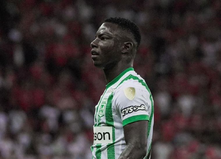 Marino Hinestroza es el sexto extranjero en el plantel de Boca. Marino Hinestroza es el sexto extranjero en el plantel de Boca.