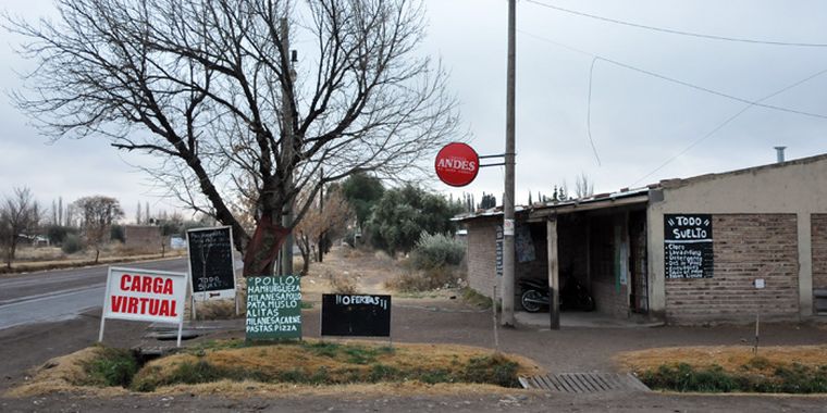 El almacén, en San Martín y Gutemberg. Foto: Mediamza.com