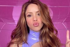 Shakira y una polémica imagen en la terraza de su casa. Foto: CAPTURA YOUTUBE DEL VIDEO TE FELICITO