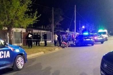 MDZol | Efectivos policiales que llegaron a la escena del crimen avisaron la novedad conmocionados hasta las lágrimas.