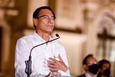 Martín Vizcarra, tras ser destituido en Perú: Salgo del palacio de gobierno con la frente en alto