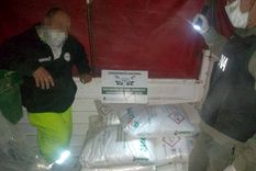 decomisan una tonelada de soda caustica cerca del peaje de la paz